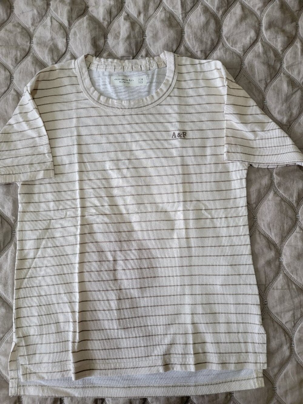 Abercrombie crew neck striped t-shirt, size 6-7